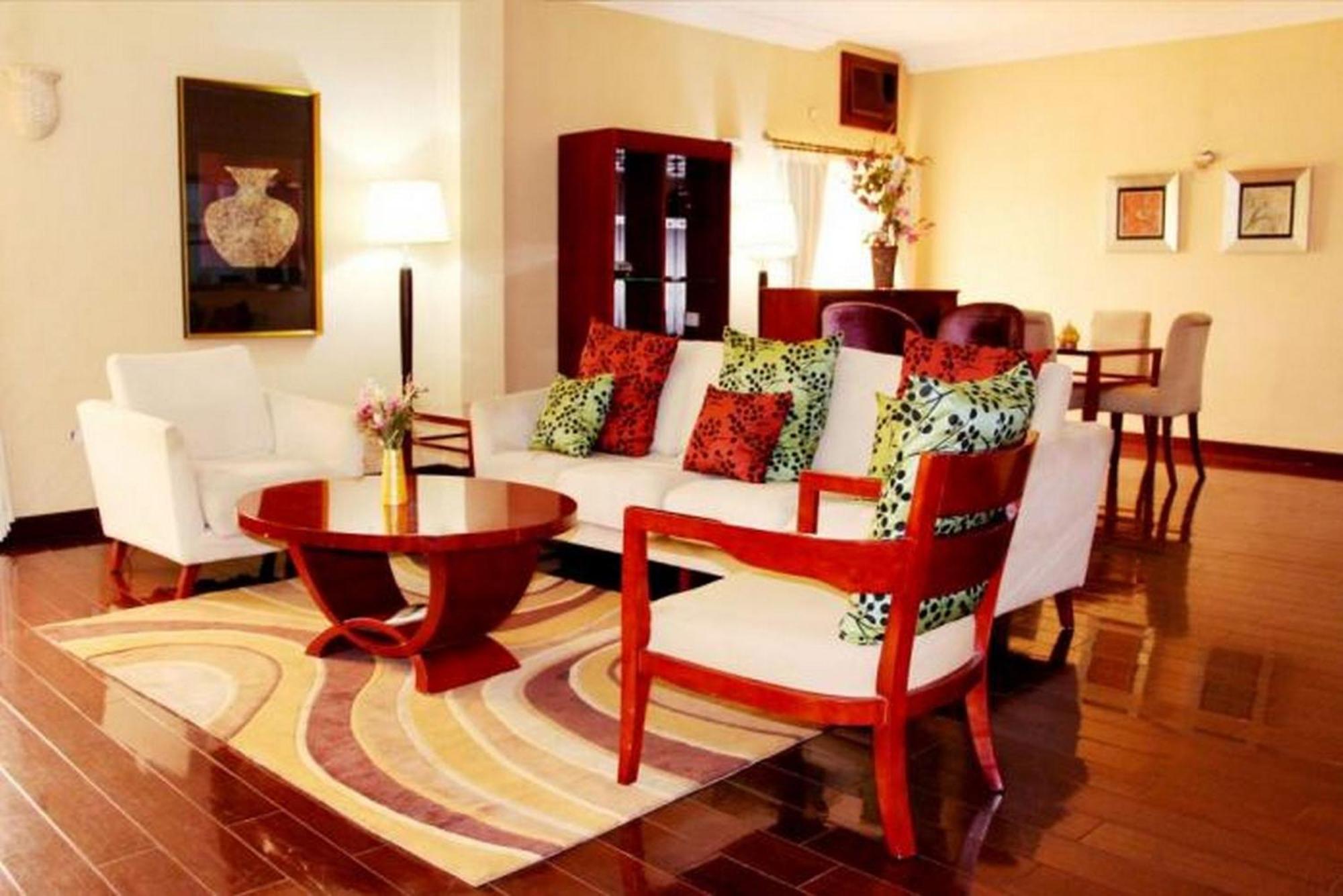 Room In Lodge - The Chelsea Hotel Abuja Exterior foto